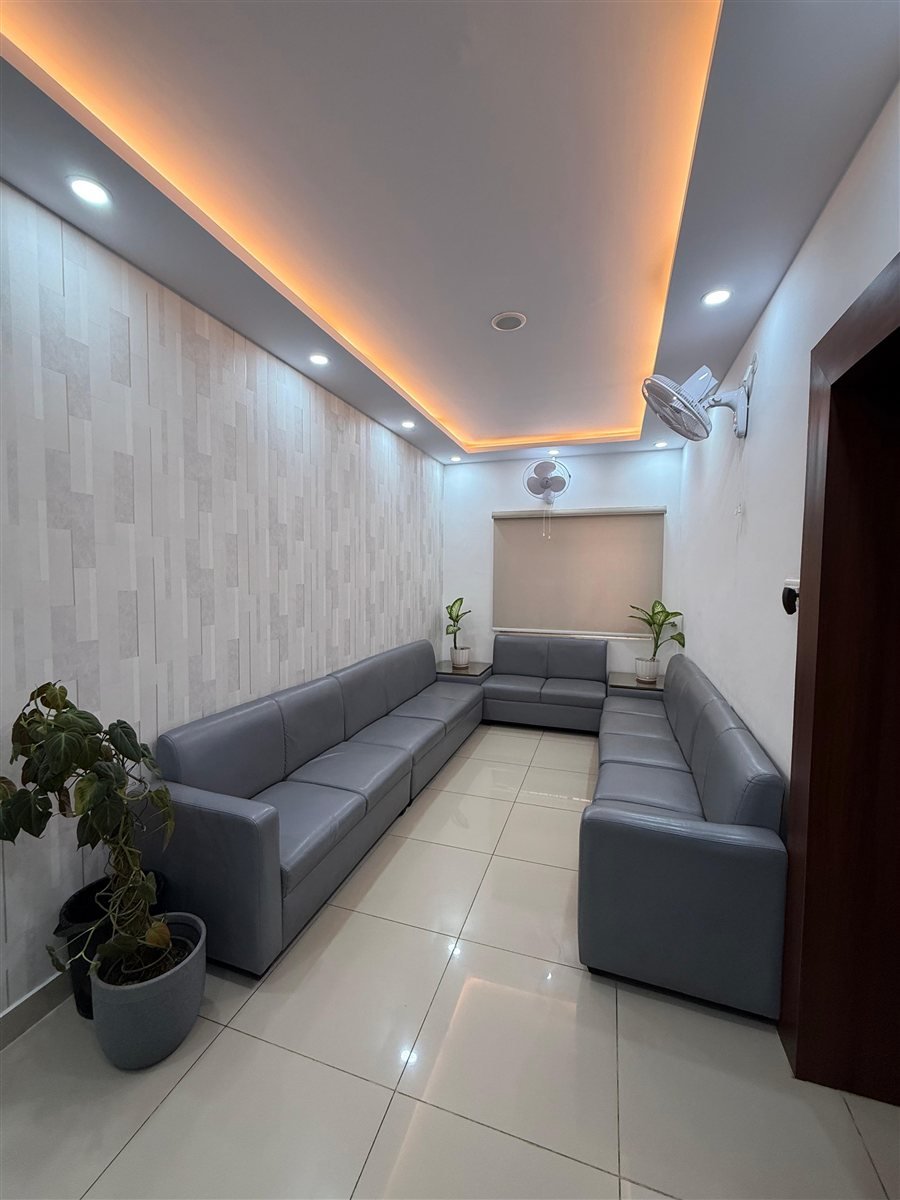 One-on-one physiotherapy session at Reflect Physiotherapy Vignan Nagar